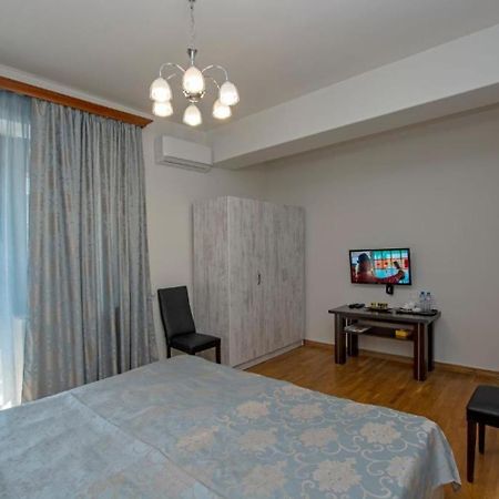 Hotel Season Jerevan Eksteriør bilde