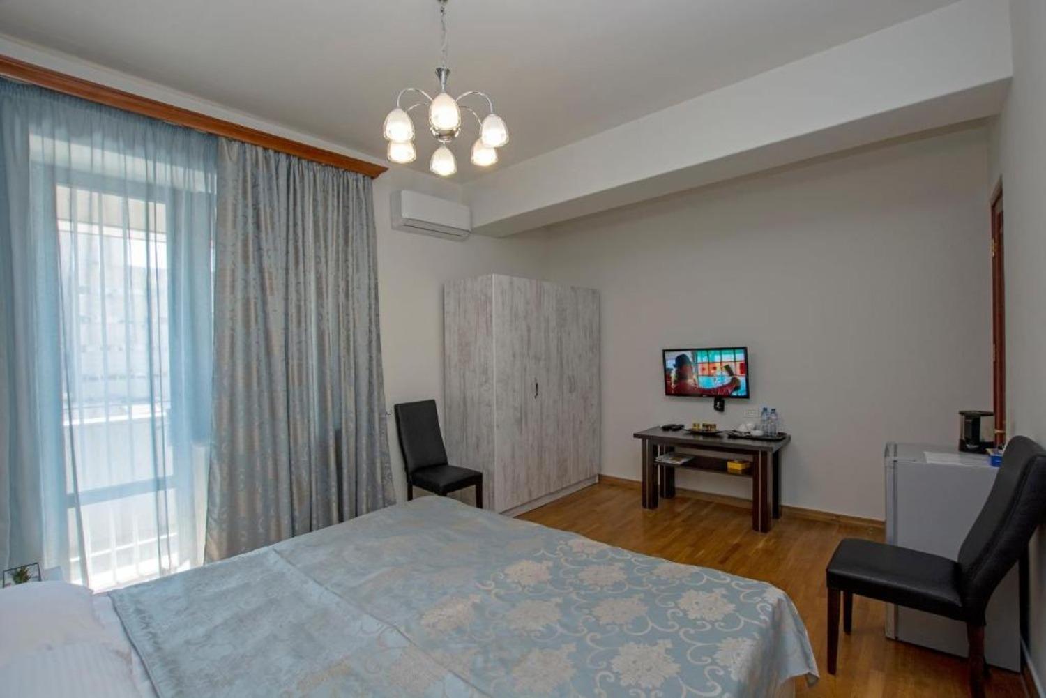 Hotel Season Jerevan Eksteriør bilde